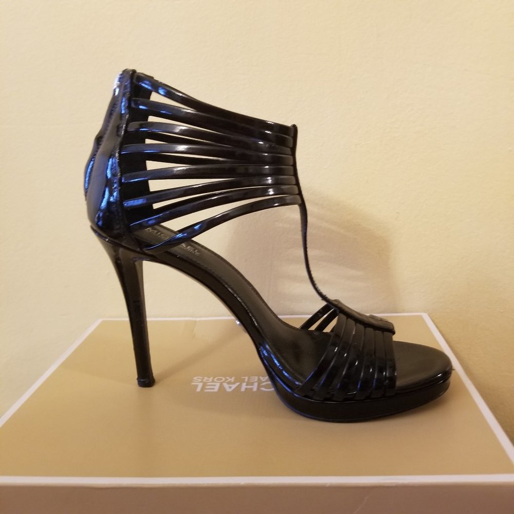 Michael Kors Women's Strappy Heels. ( Size 6M)